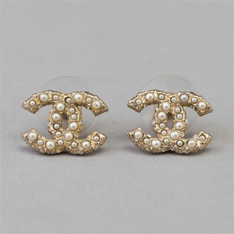 chanel örhängen guld|Chanel earrings online.